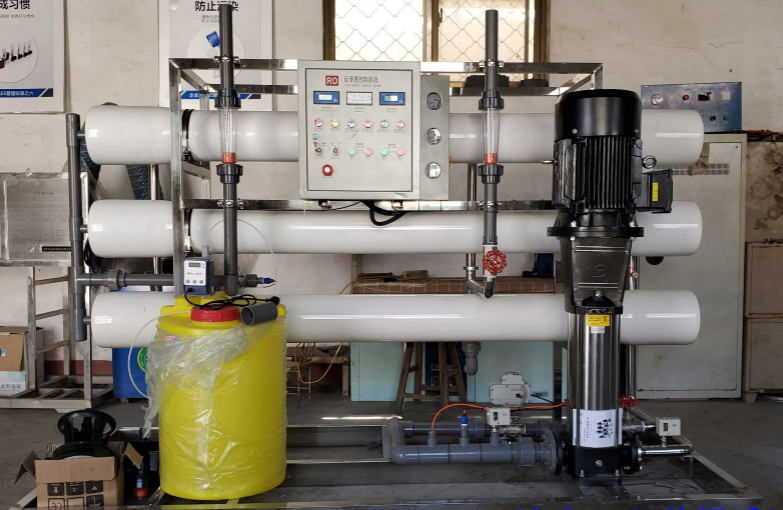 1-10噸小型<a href=http://m.jiexi360.cn/fstcjssb/ target=_blank class=infotextkey>反滲透凈水設備</a>